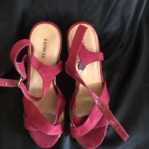 Express red wedges size 9 - Picture 2 of 7